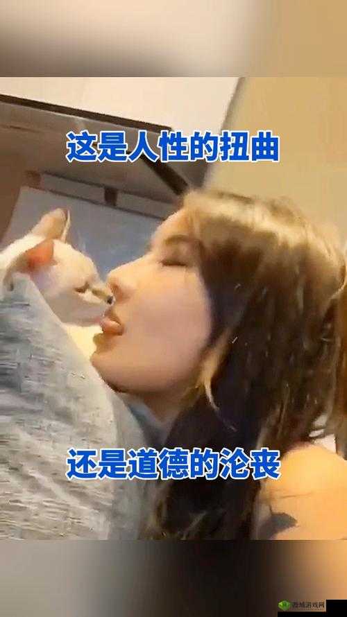 海南妇女疯狂搡弄男婴，这是道德沦丧还是人性扭曲？